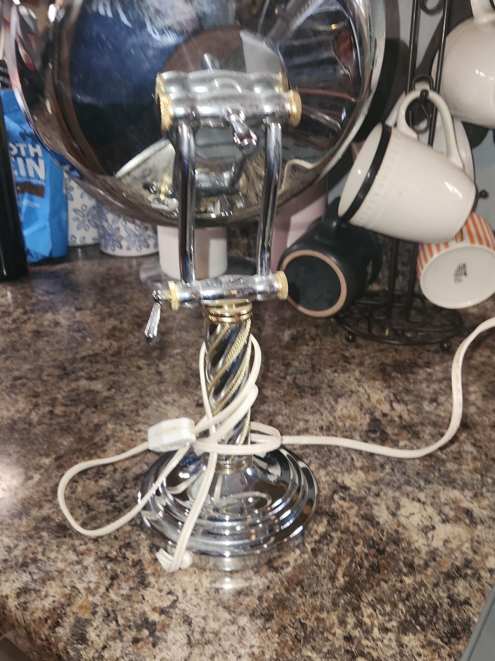 Vintage 1998 Protronics Lighted Vanity / Make-up Grooming Magnifying Mirror . - Picture 2 of 6